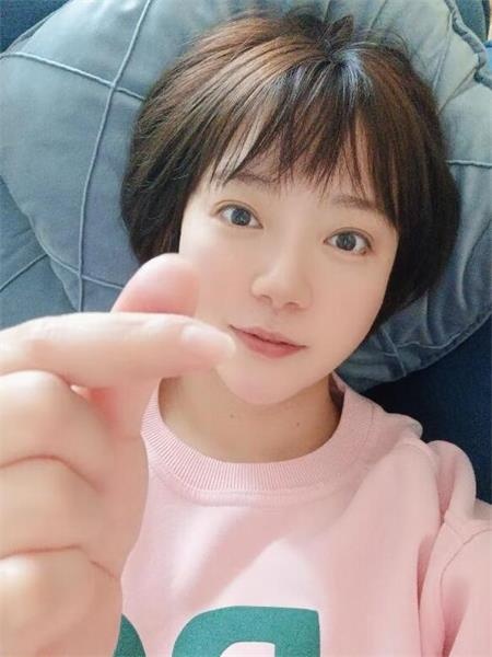 开朗年轻苏小果