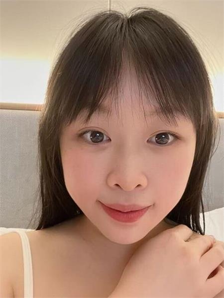 水足的年轻嫩妹