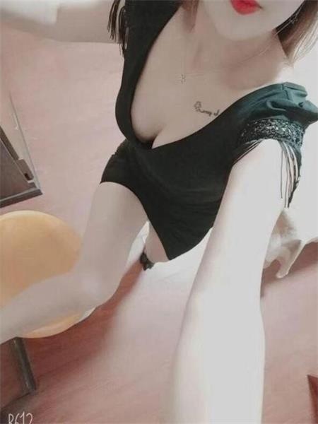 服务系性感大美女