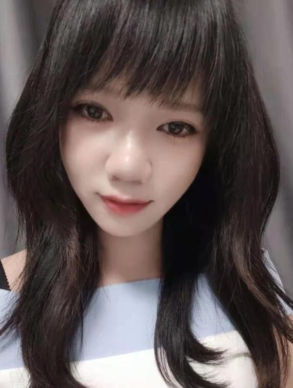 感觉妹子很可爱