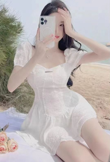 分享一个高颜值辣妹