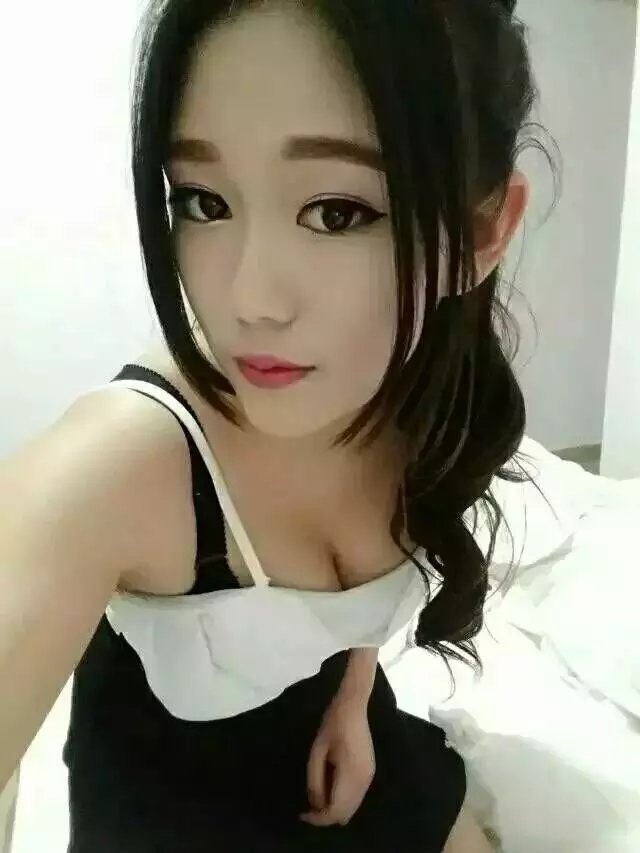 万达公寓楼小妹，长得漂亮，值得体验