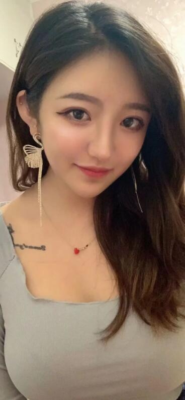 不错的丰臀妹妹