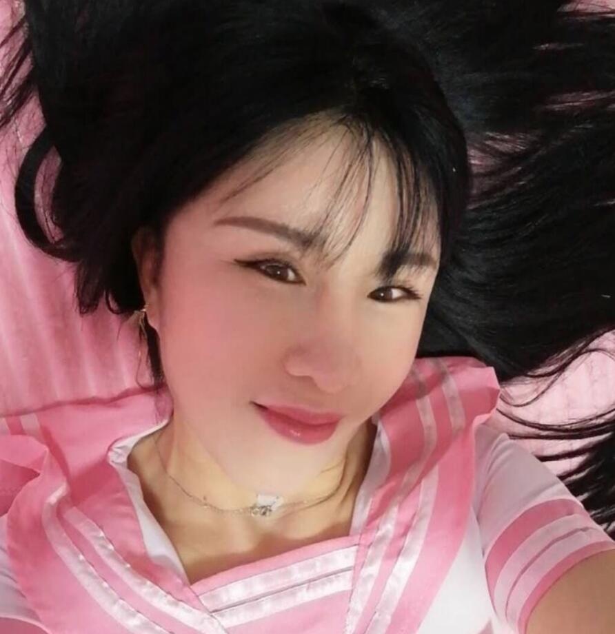 身材超赞性感美女