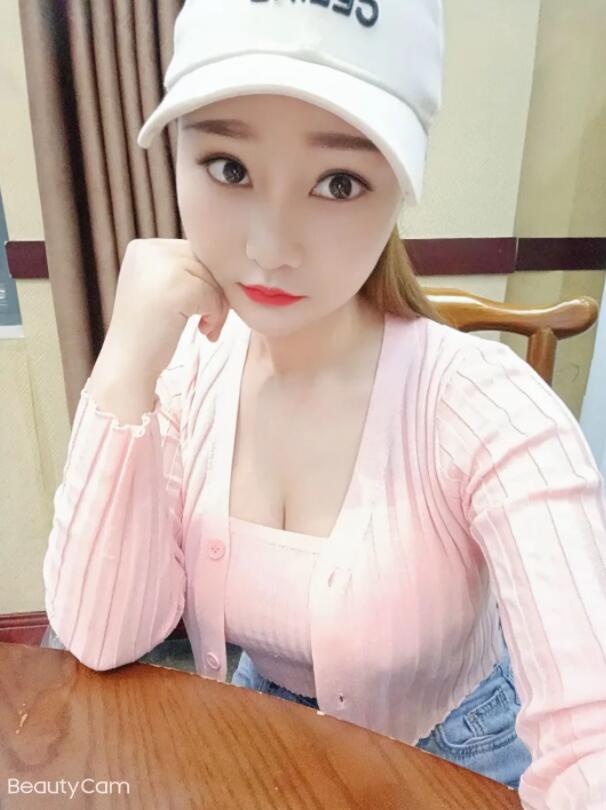 妹子很配合，呻吟大
