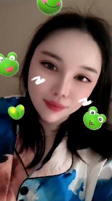 会点日语的大奶小妹