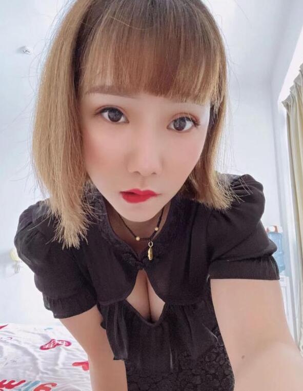 短发小尤物