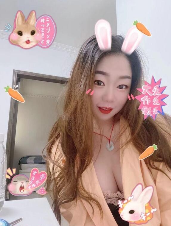 风骚大胸妹