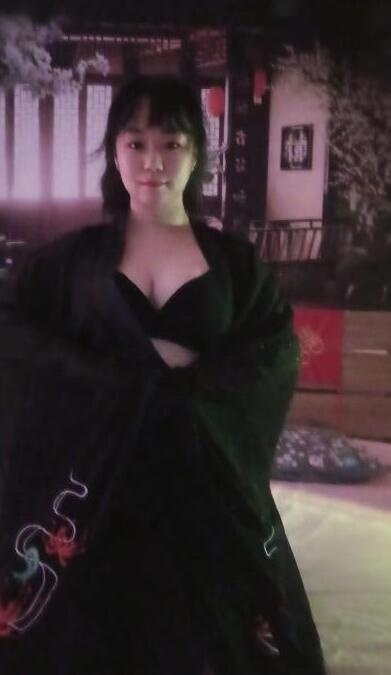 气质喷泉美女洛因