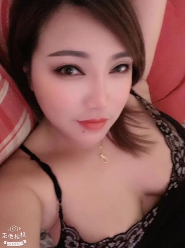 侗族大奶妹妹