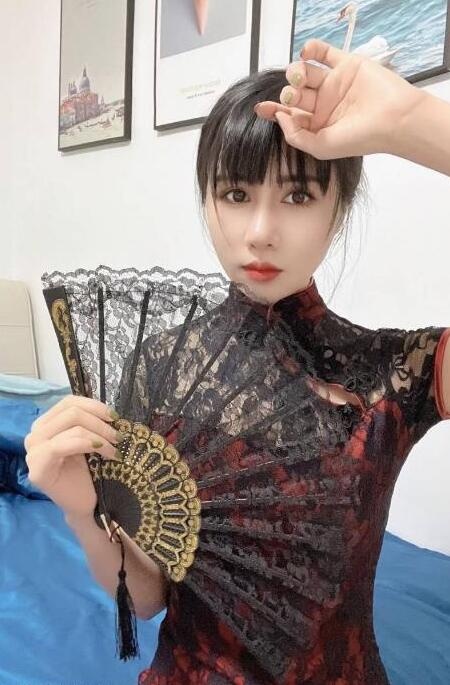 美腿彤彤
