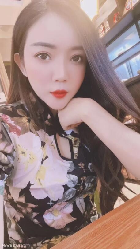哈尼族小姐姐