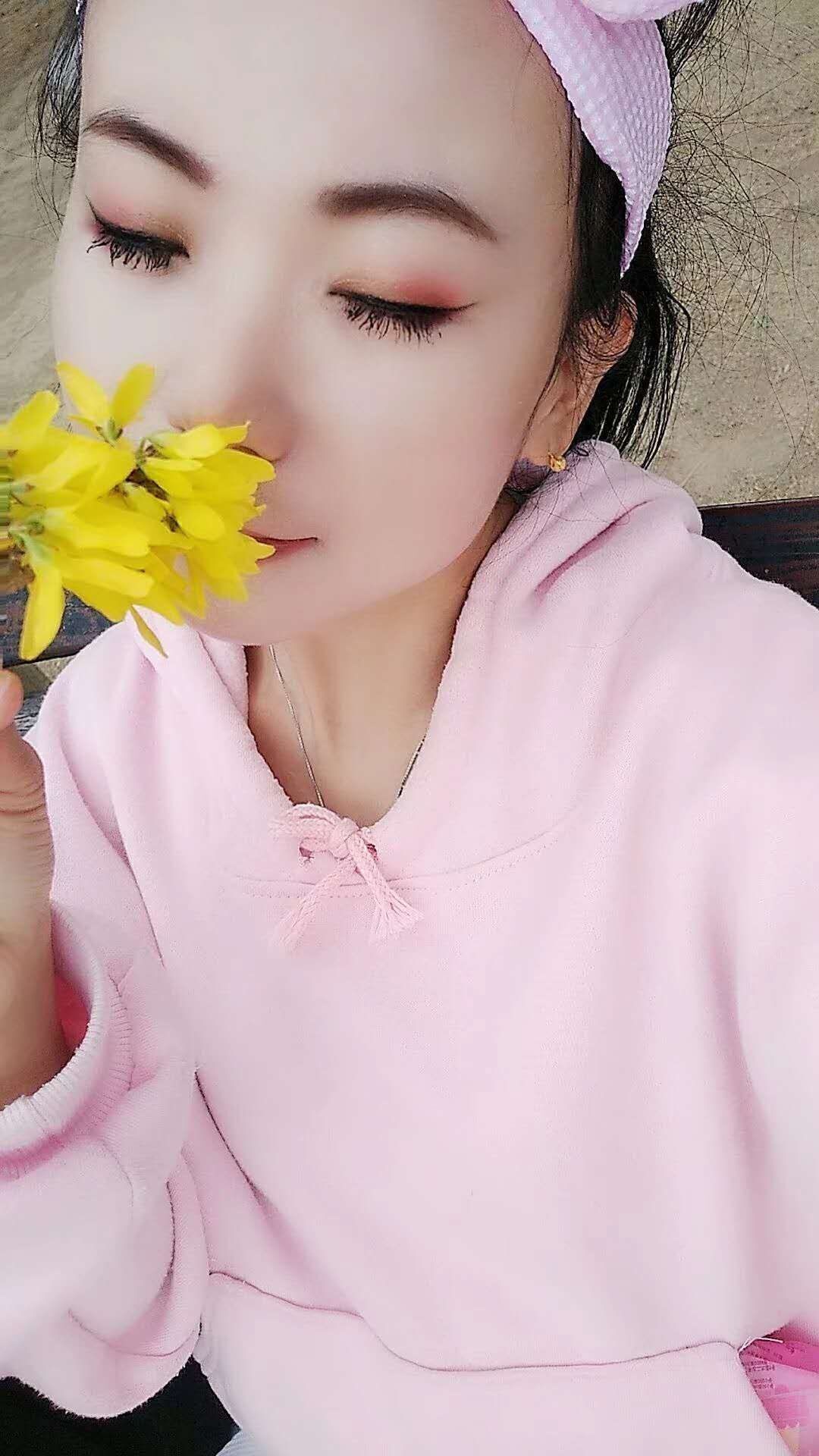 性感美丽的兼职妹子婷儿