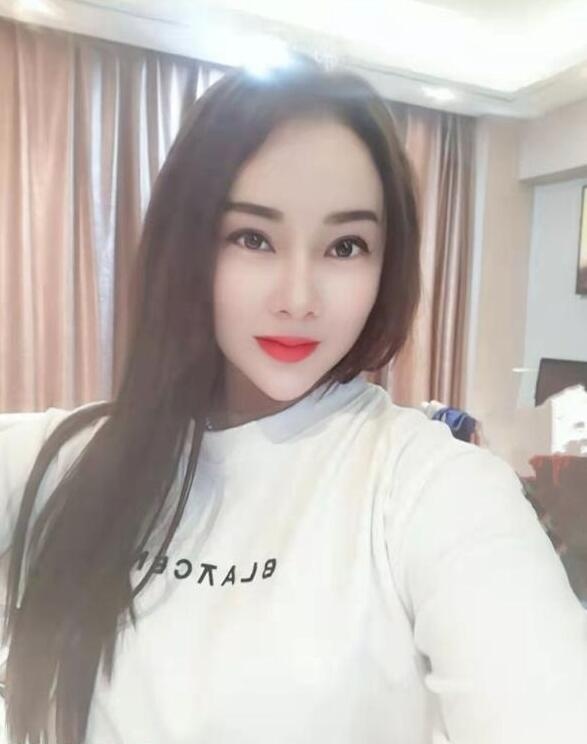 晶晶胸大服务多