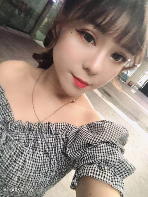 约炮身材娇小的少妇