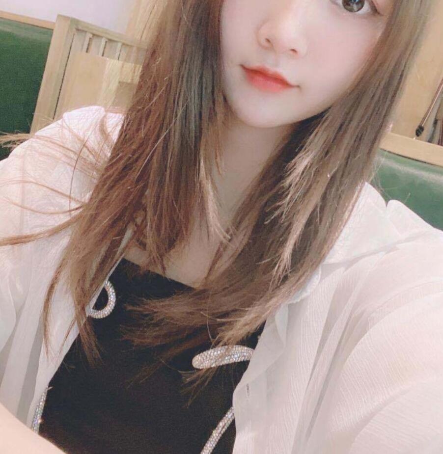 服务系的丝袜小姐姐