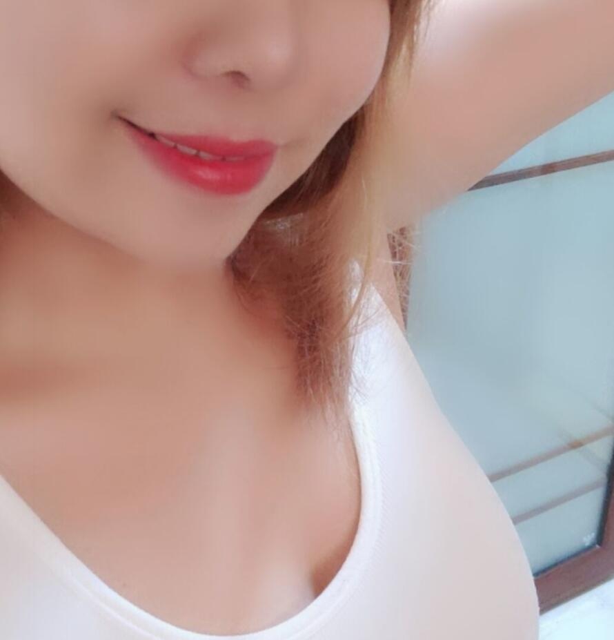 龙岗大奶妹