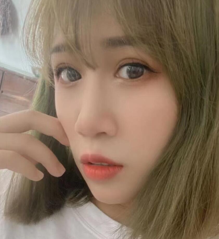 轻熟女草莓