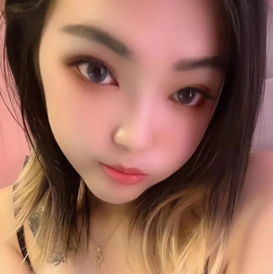 勾人的黑丝妹