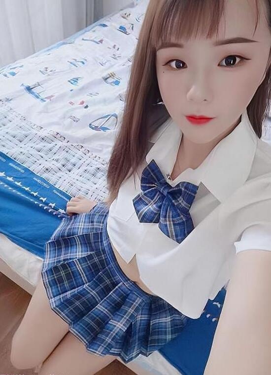 制服小妹月月