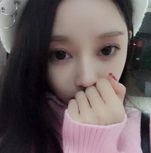 推荐个大眼小美女