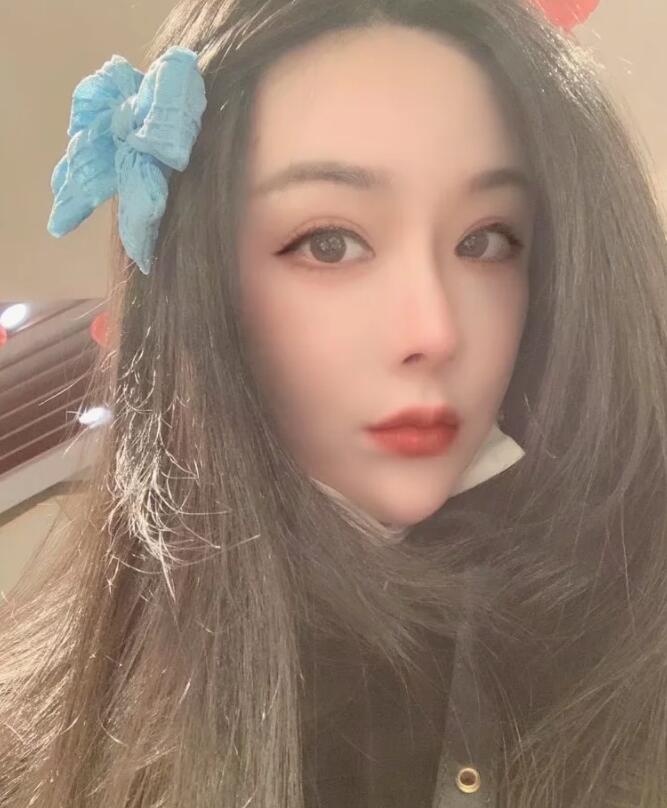 奶子很大，会夹会吸