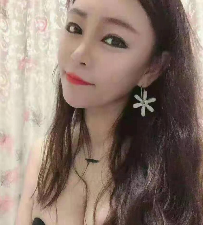 南山巨乳小猫