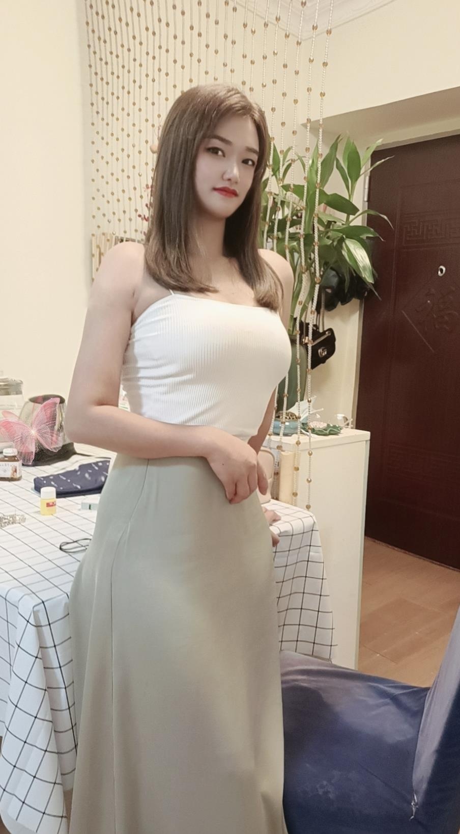 海珠丰满36D兼职楼凤落落