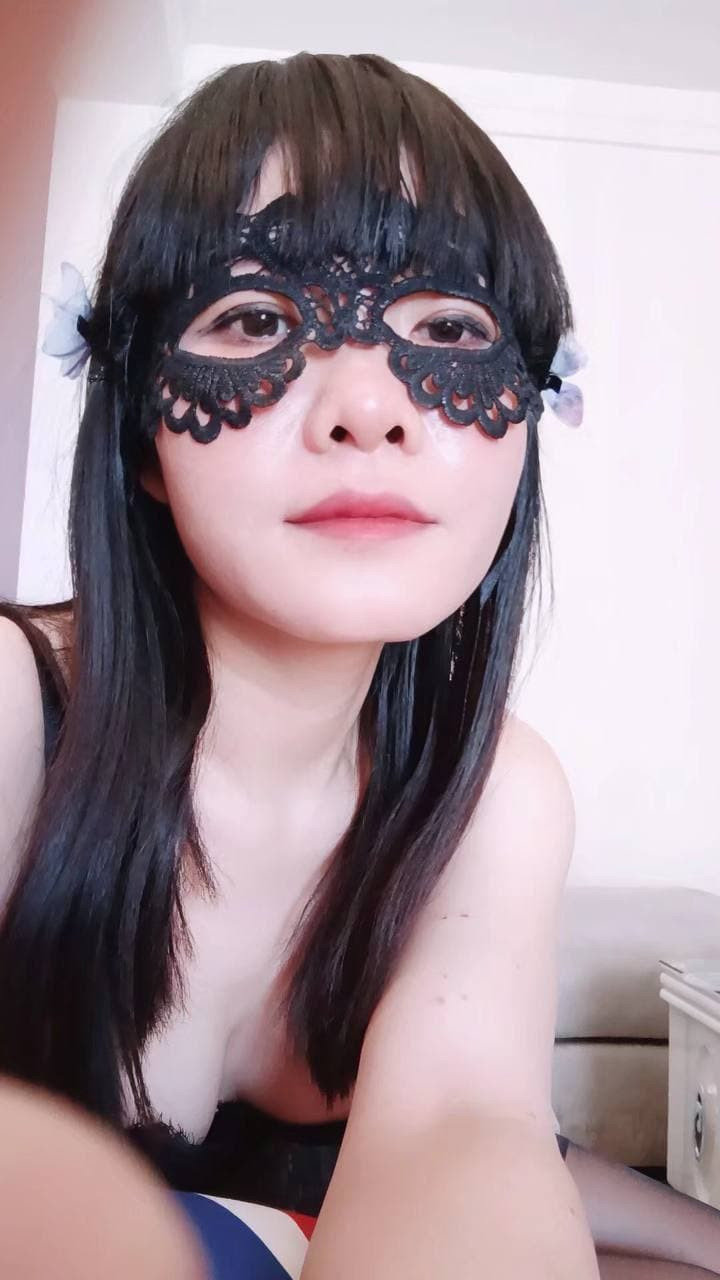 身材娇小的骚狐狸