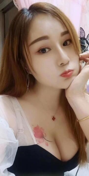 大胸美女大米粒