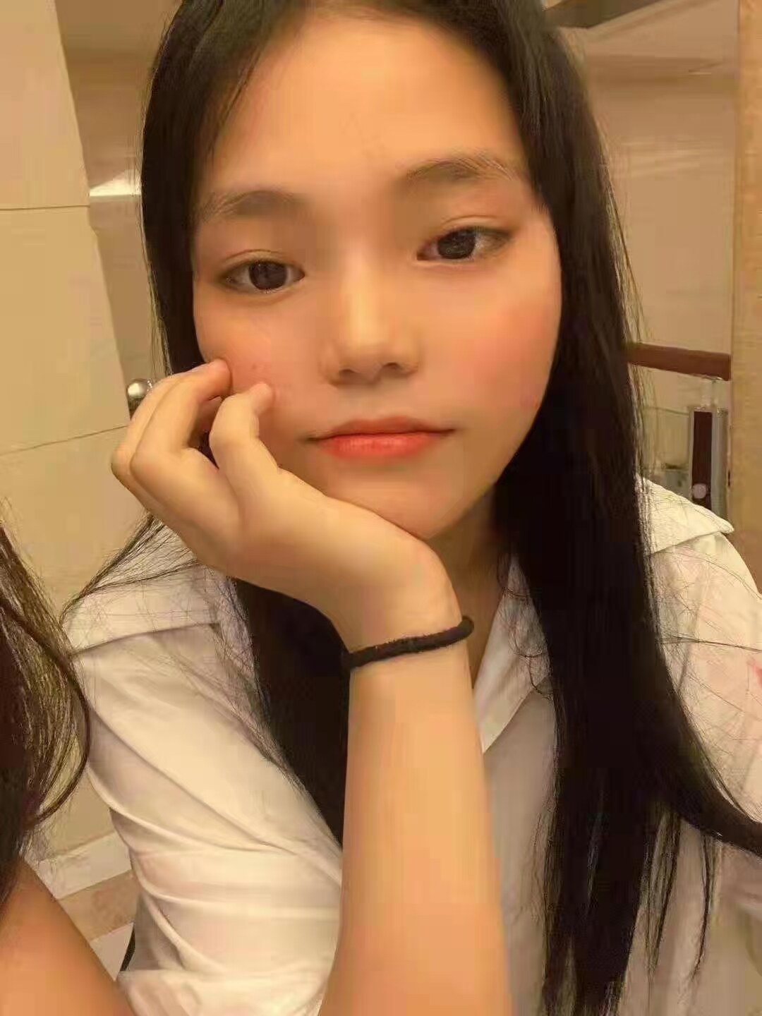 西湖公寓年轻小姐姐