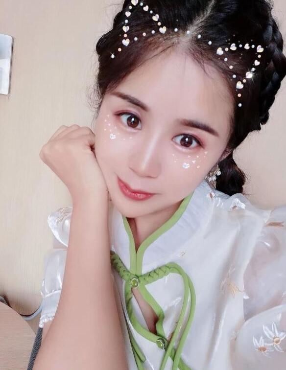 娇小妹子小舞