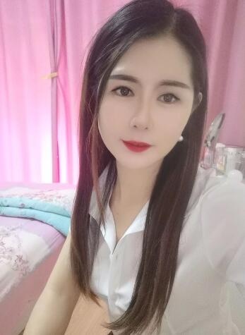妹子很骚气，服务敬业