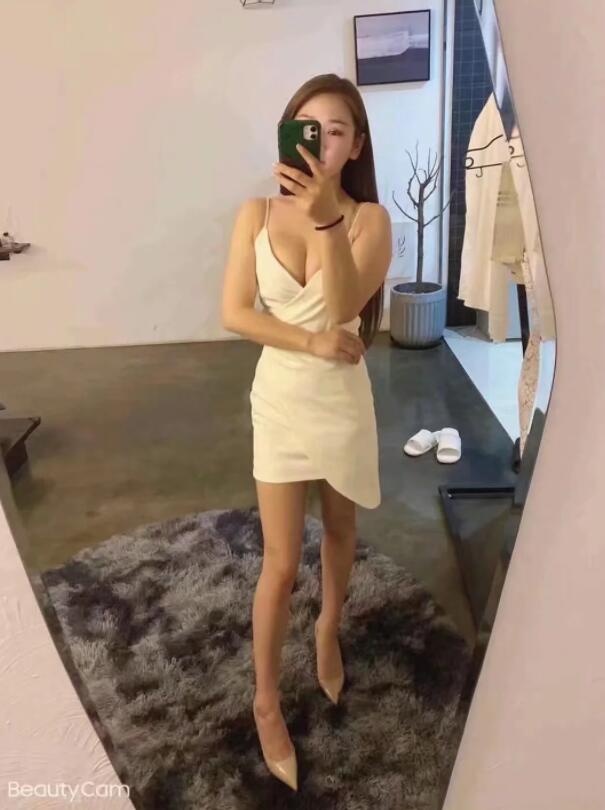 分享一个大胸美女