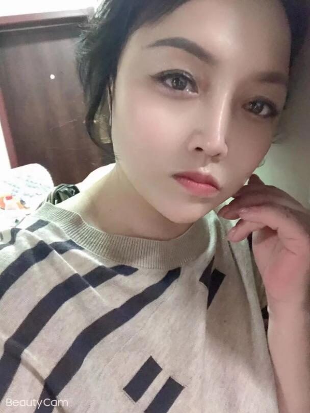 风骚大奶制服控少妇
