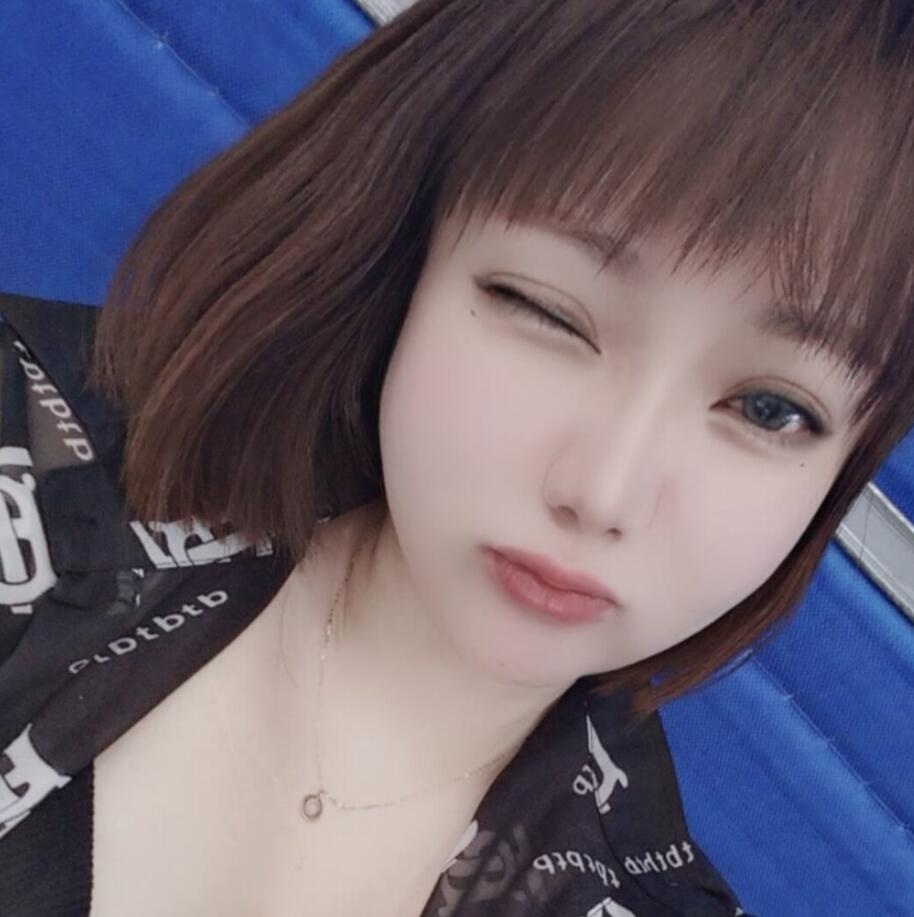 若隐若现的骚奶