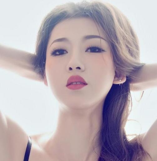美艳的熟女