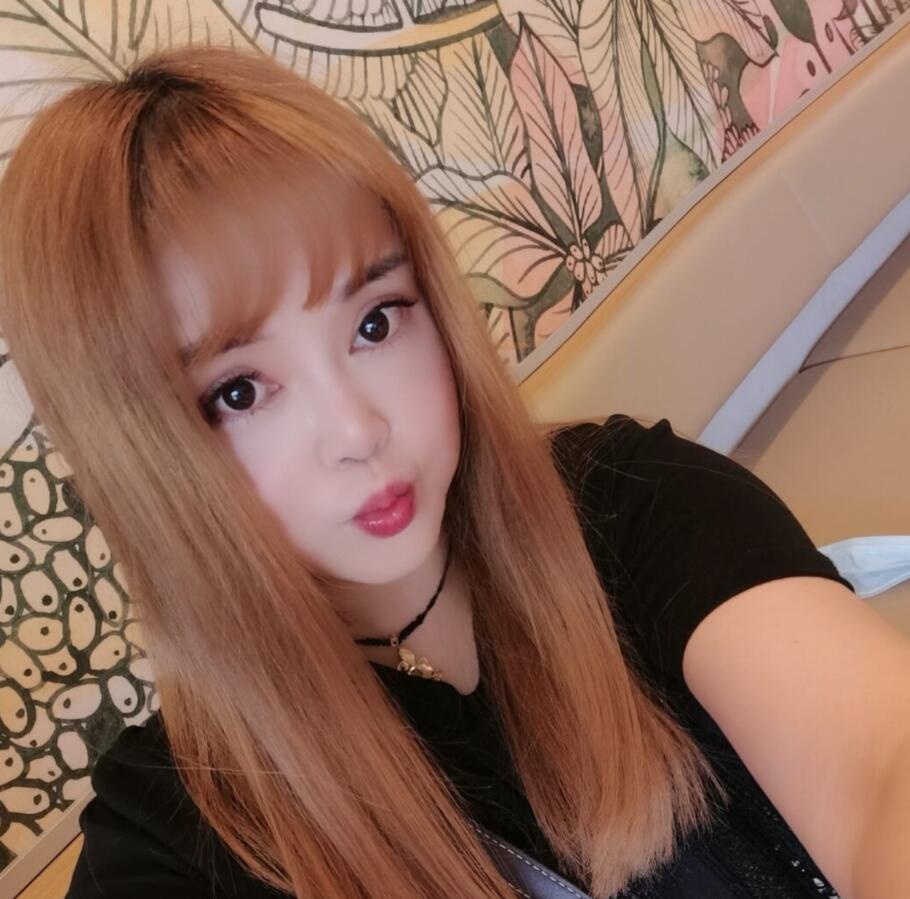 大奶妹子抓龙筋