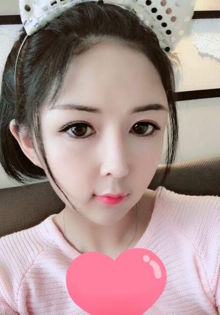 软萌可爱的小姐姐