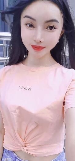屁股很翘的少妇