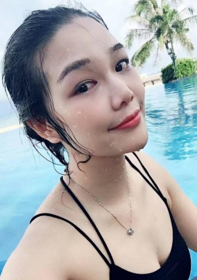 娜娜很骚很白
