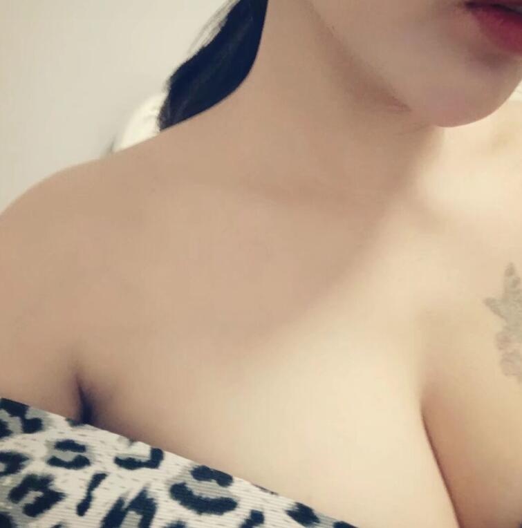 体验钢管舞大屁股西门九九