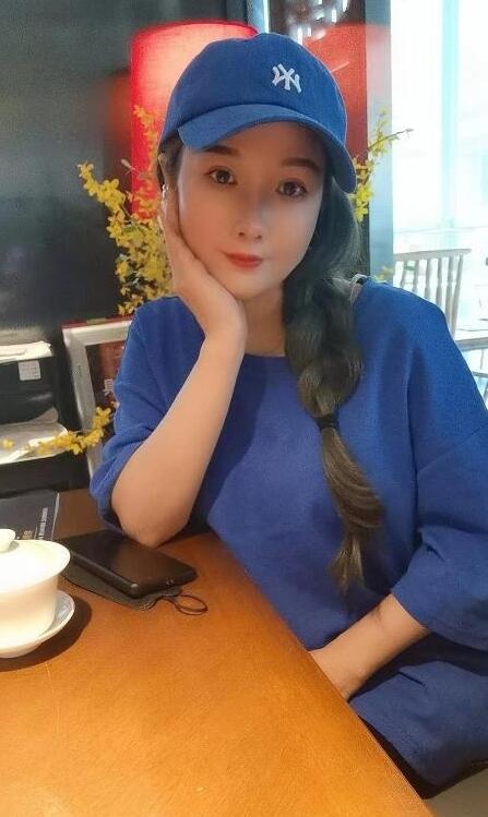 白嫩美味少妇