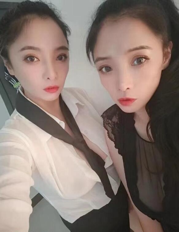 华师双胞胎大小丽