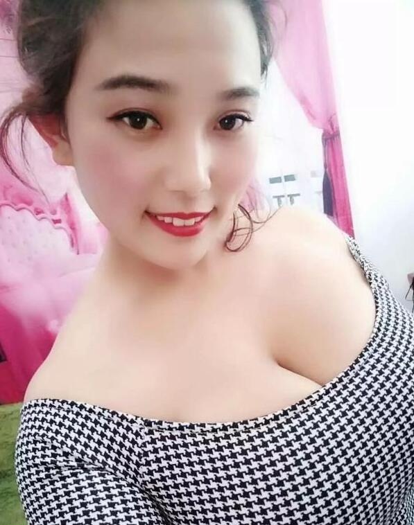 大胸姿势配合爽