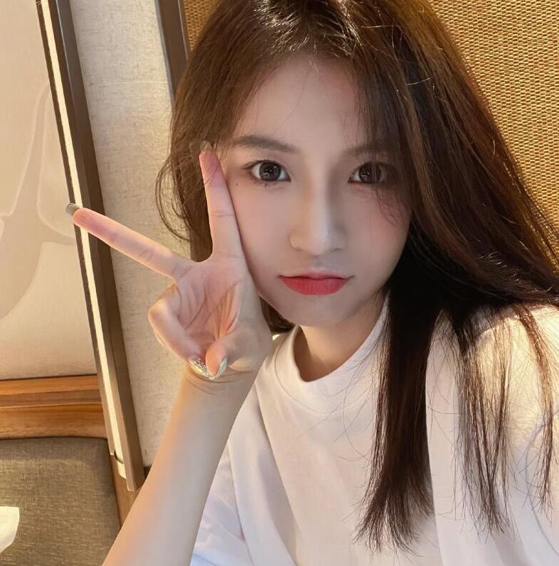 小妹很羞涩，业余兼职