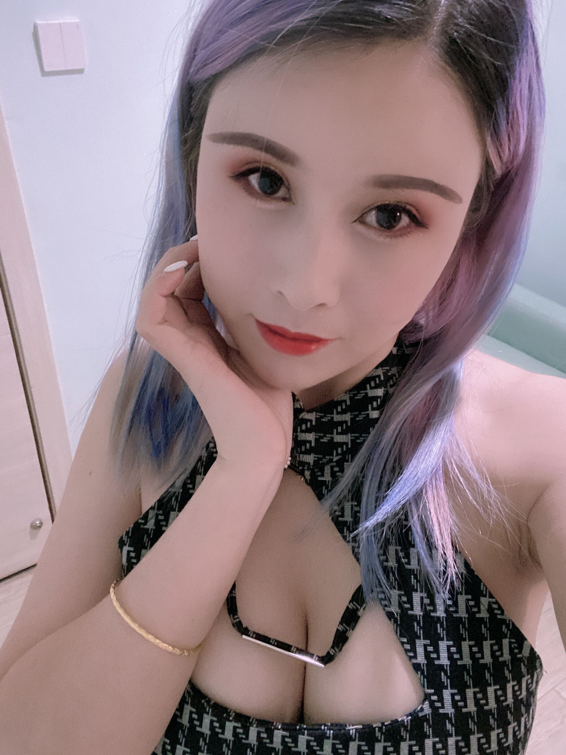 龙华莹宝妹妹真是个极品