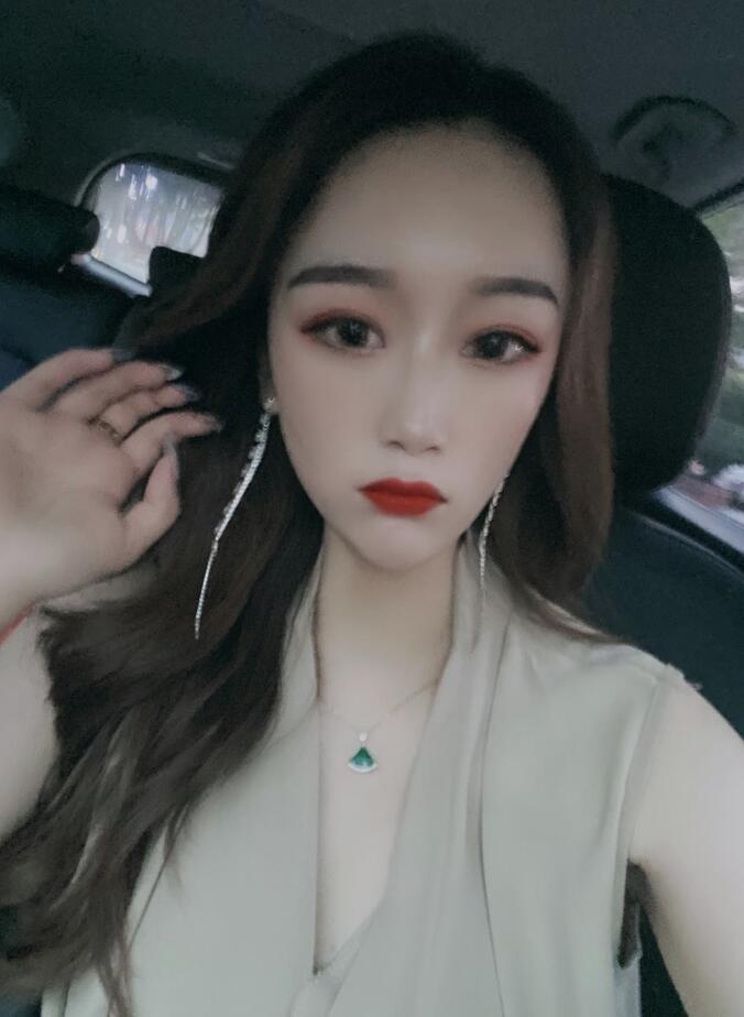 性感妩媚的骚女