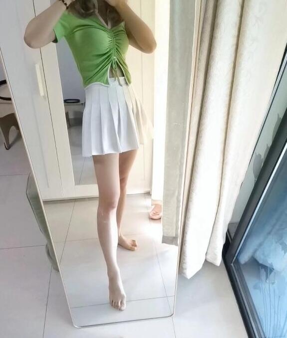 南京腿长小姐姐