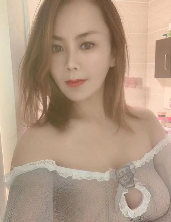 情趣大奶少妇